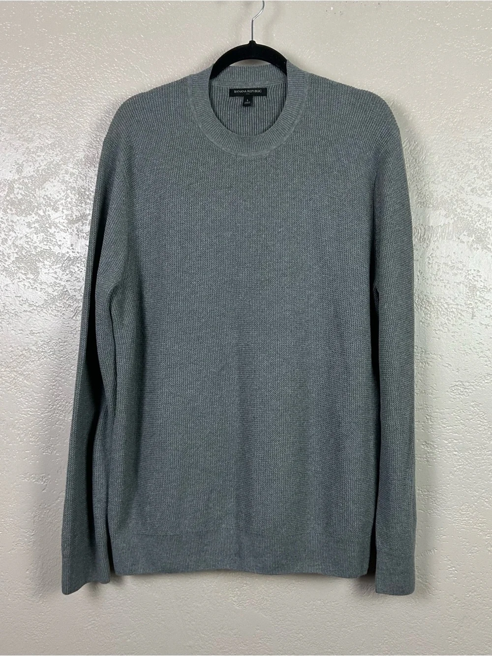 Banana Republic Men’s Light Gray Crewneck Sweater